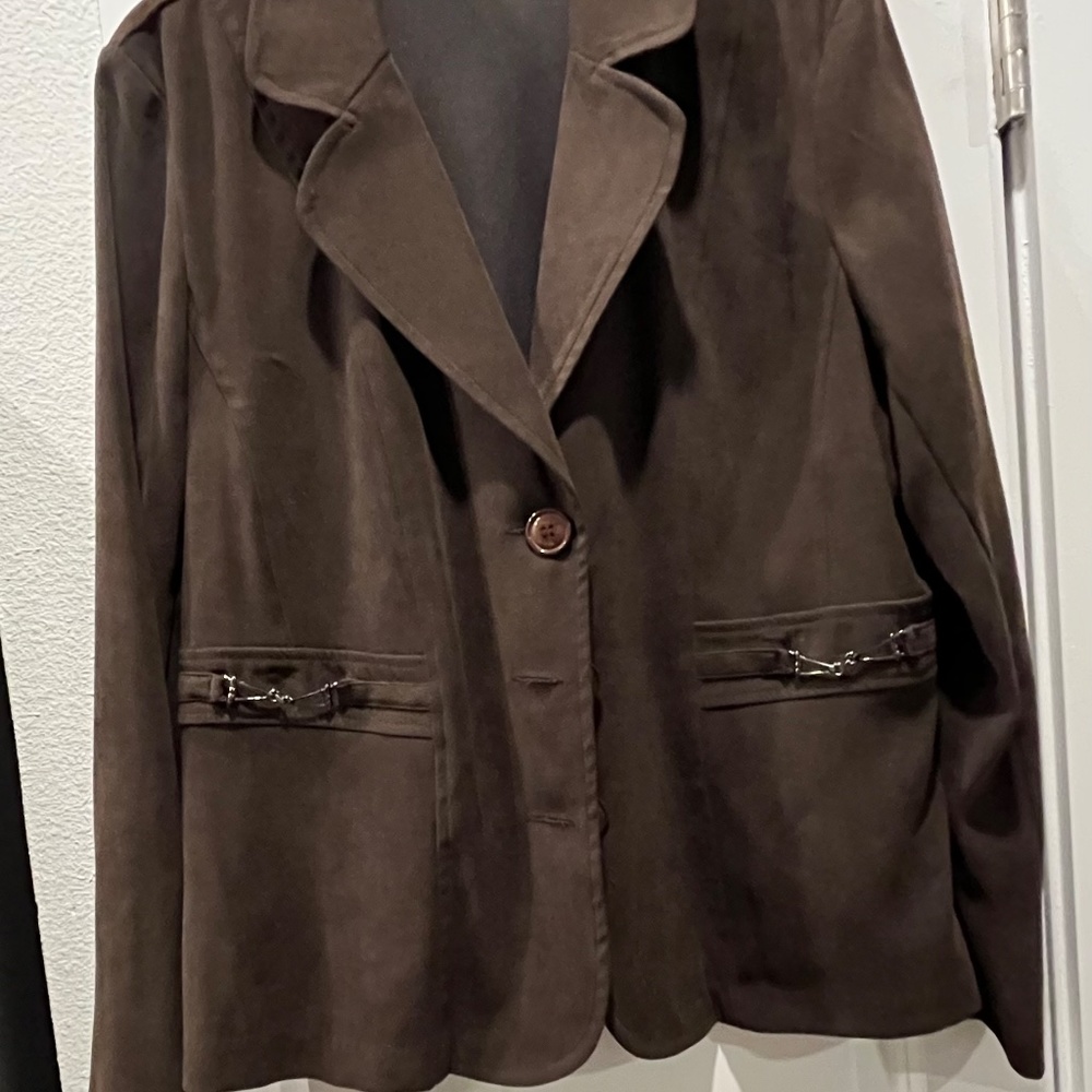 Elementz Size L, Brown Jacket buttons up the front - Picture 8 of 9